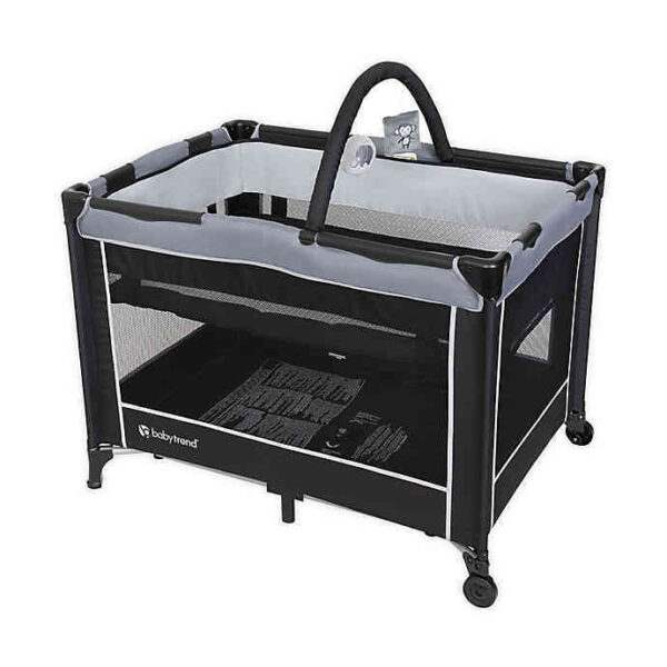 Pac n Play with Bassinet and Sheets